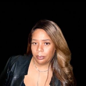 Meet your Posher, Monique